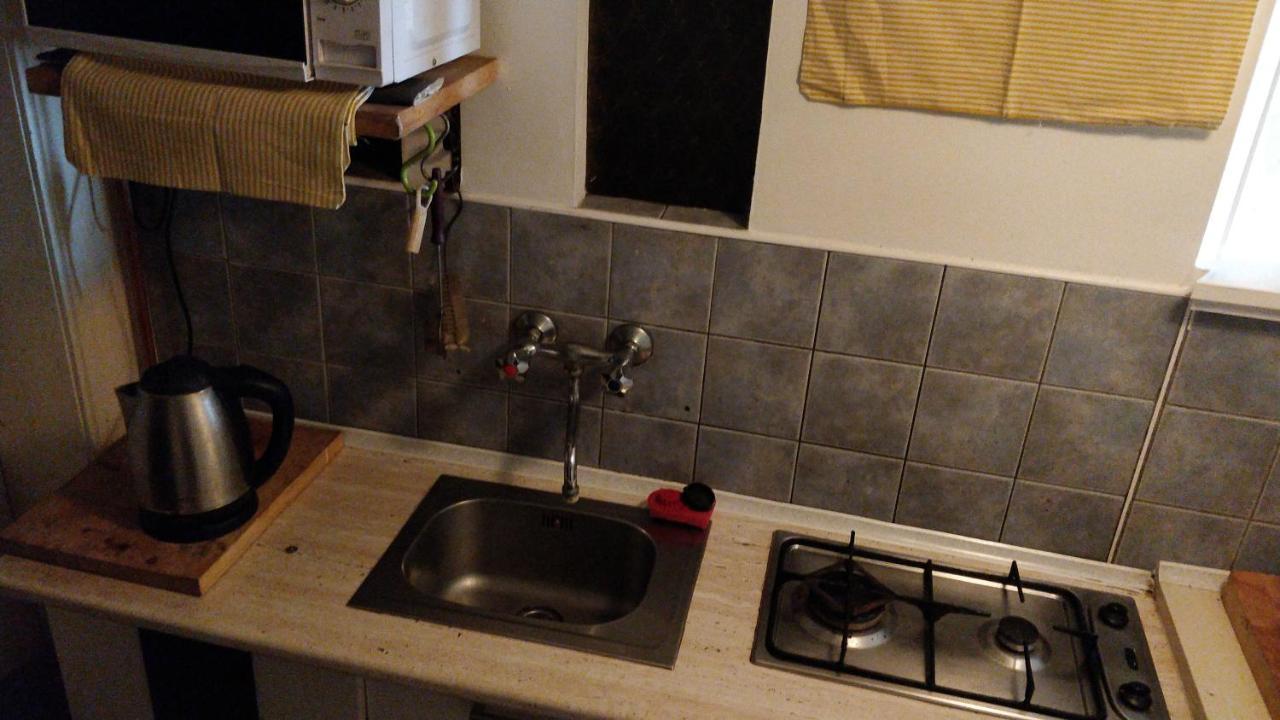 Prague "Above Train Central" Hostel Ngoại thất bức ảnh